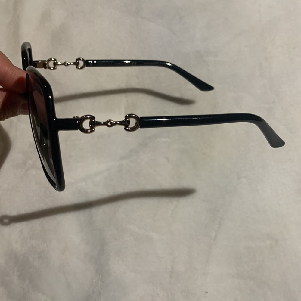 GUCCI, Sunglasses GG0890S, NWOT - Picture 9 of 14
